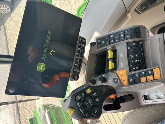 Image of John Deere S790 equipment image 2