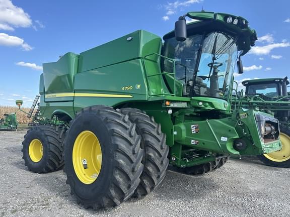Image of John Deere S790 Primary image