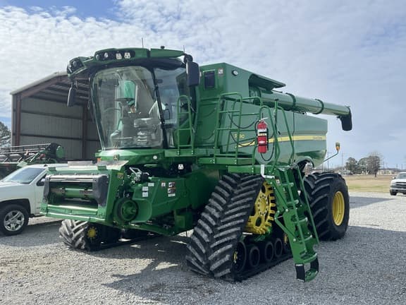 Image of John Deere S790 equipment image 1