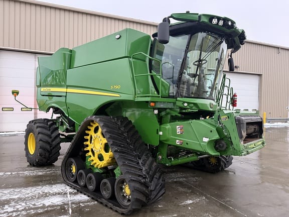 2024 John Deere S790 Equipment Image0