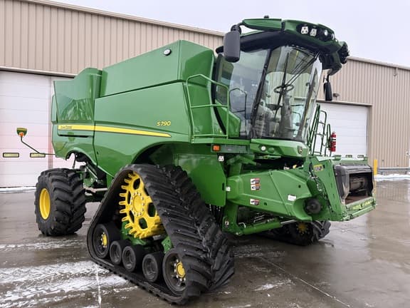 Image of John Deere S790 Primary image