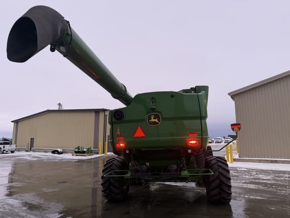 Image of John Deere S790 equipment image 4