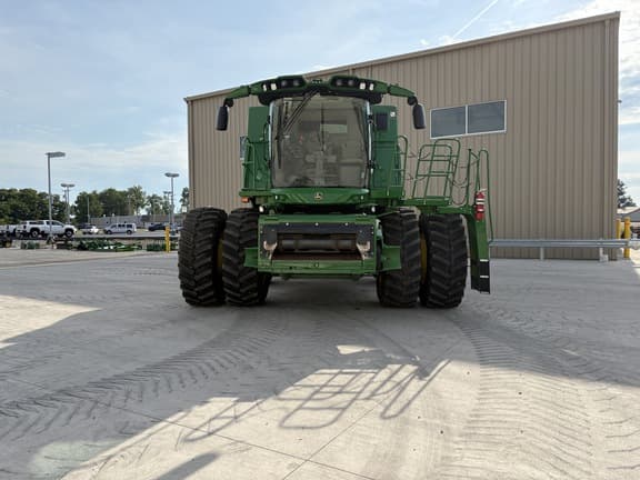 Image of John Deere S790 equipment image 1