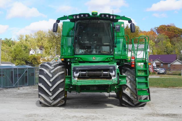 Image of John Deere S790 equipment image 3