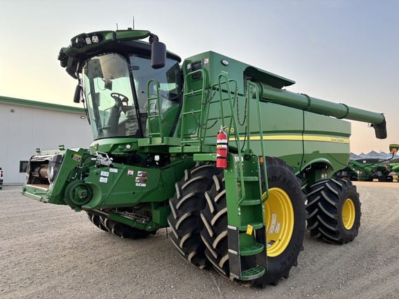 2024 John Deere S790 Equipment Image0