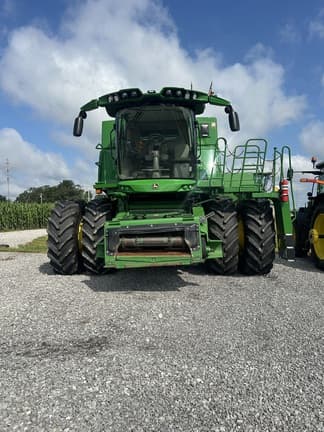 Image of John Deere S790 equipment image 1