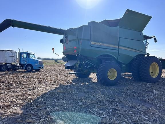 Image of John Deere S790 equipment image 2