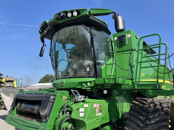 Image of John Deere S790 equipment image 1