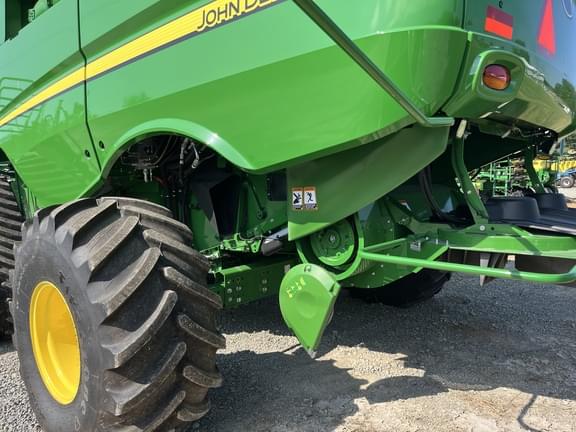 Image of John Deere S790 equipment image 3