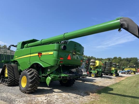 Image of John Deere S790 equipment image 2