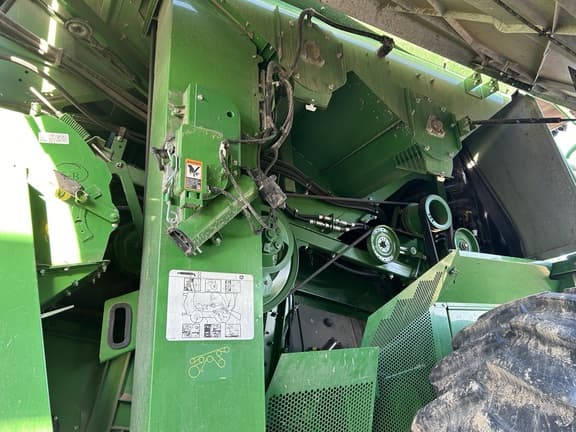 Image of John Deere S790 equipment image 4