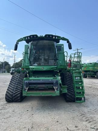Image of John Deere S790 equipment image 1