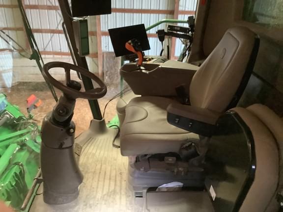 Image of John Deere S790 equipment image 4