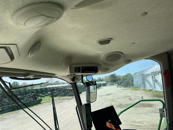Image of John Deere S790 equipment image 4