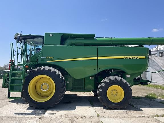 Image of John Deere S790 equipment image 3