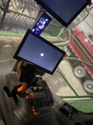 Image of John Deere S790 equipment image 4