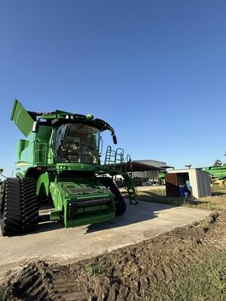 Image of John Deere S790 equipment image 1