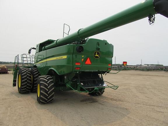 Image of John Deere S790 equipment image 2