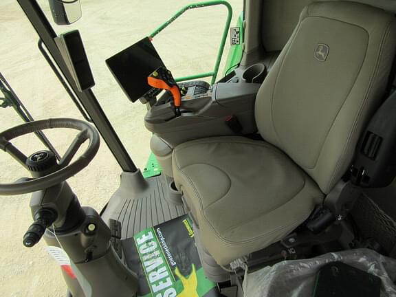 Image of John Deere S790 equipment image 4