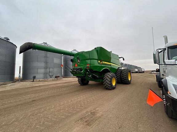 Image of John Deere S790 equipment image 4