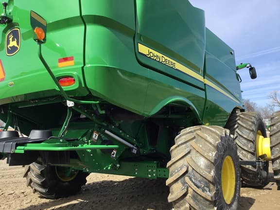 Image of John Deere S790 equipment image 4