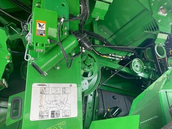 Image of John Deere S790 equipment image 1