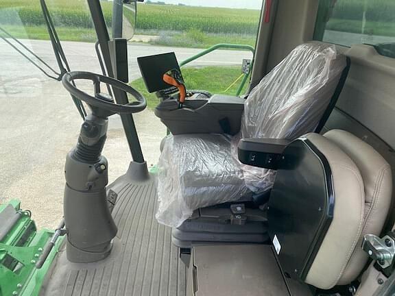 Image of John Deere S790 equipment image 4