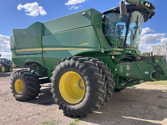 Image of John Deere S790 equipment image 4