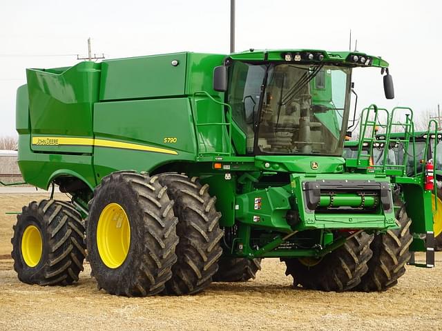 Image of John Deere S790 equipment image 4
