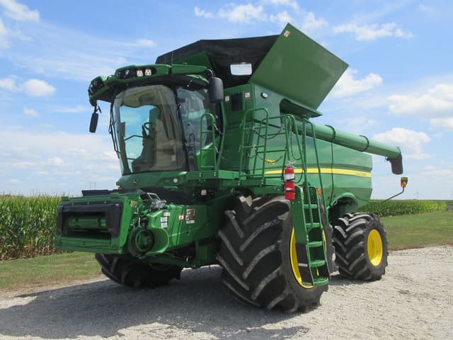 Image of John Deere S790 equipment image 1