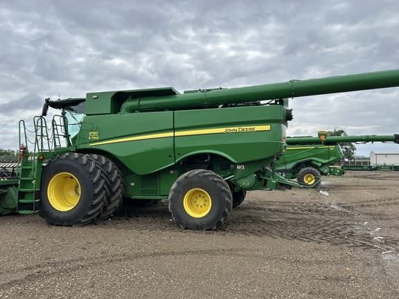 Image of John Deere S790 equipment image 4