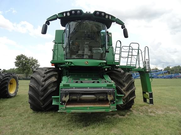Image of John Deere S790 equipment image 1