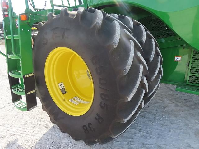 Image of John Deere S790 equipment image 1
