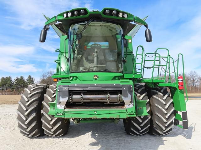 Image of John Deere S790 equipment image 1