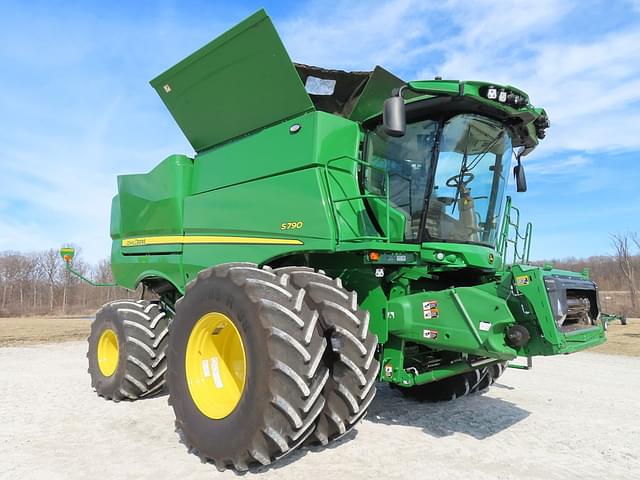 Image of John Deere S790 equipment image 2