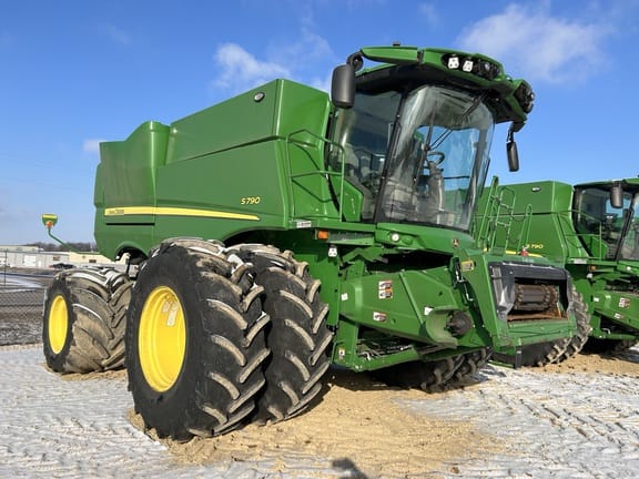 2024 John Deere S790 Equipment Image0