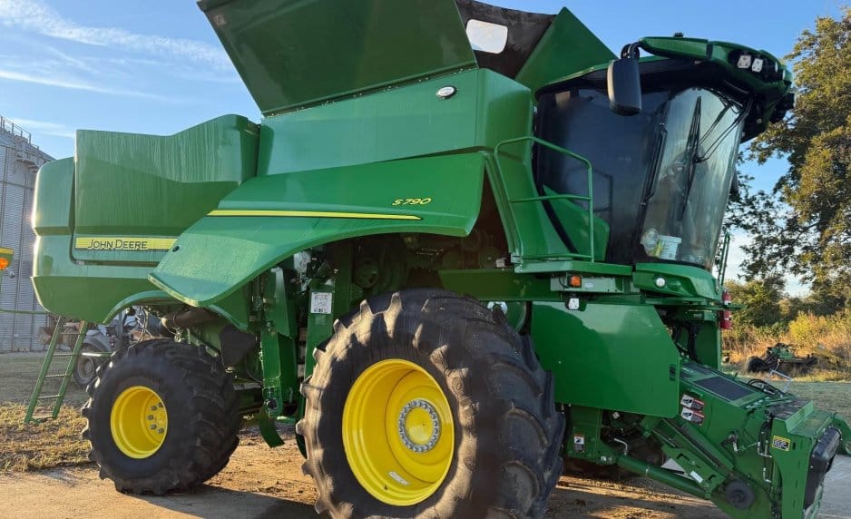 2024 John Deere S790 Equipment Image0