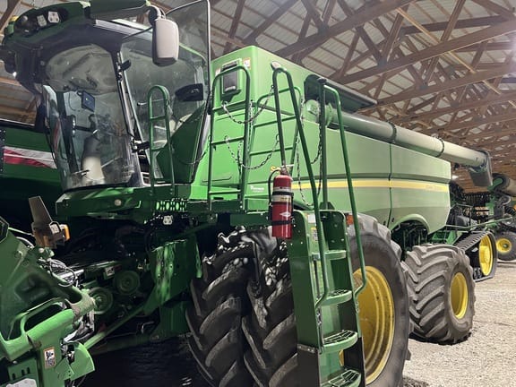 2024 John Deere S790 Equipment Image0