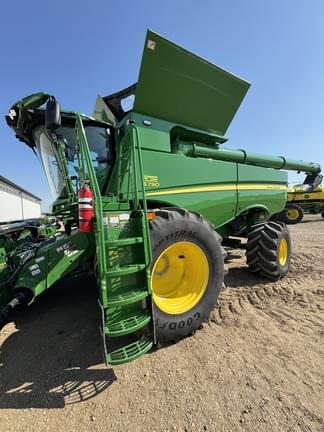Image of John Deere S790 equipment image 2