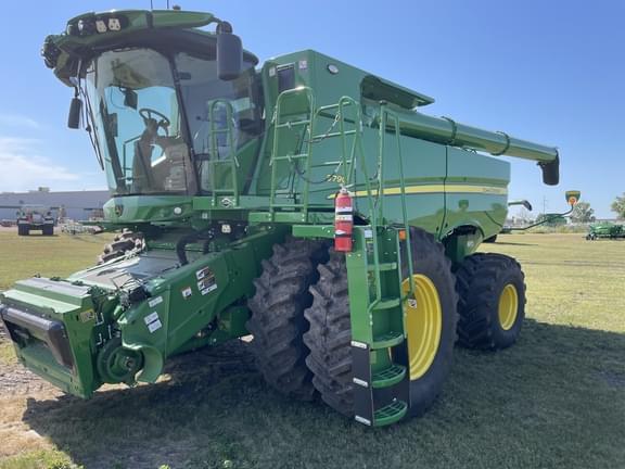 Image of John Deere S790 Primary image