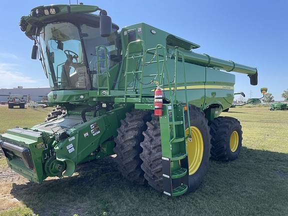 Image of John Deere S790 equipment image 1