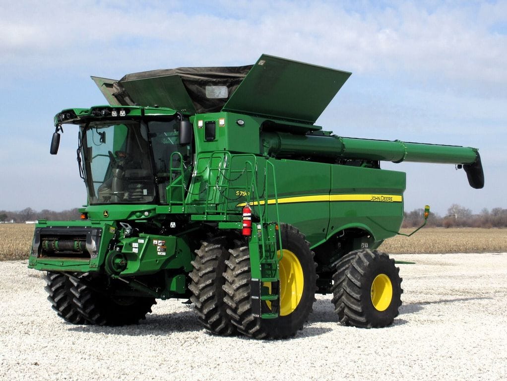 2024 John Deere S790 Equipment Image0