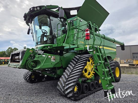 Image of John Deere S790 equipment image 1