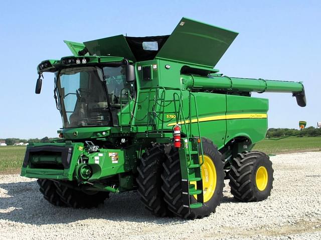 Image of John Deere S790 equipment image 3