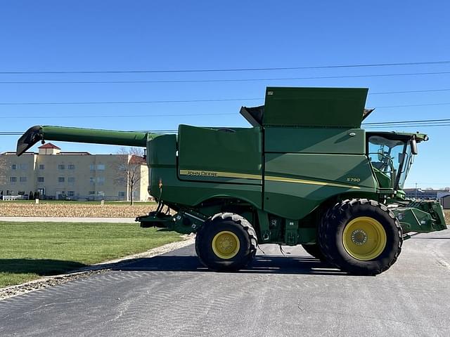 Image of John Deere S790 equipment image 4