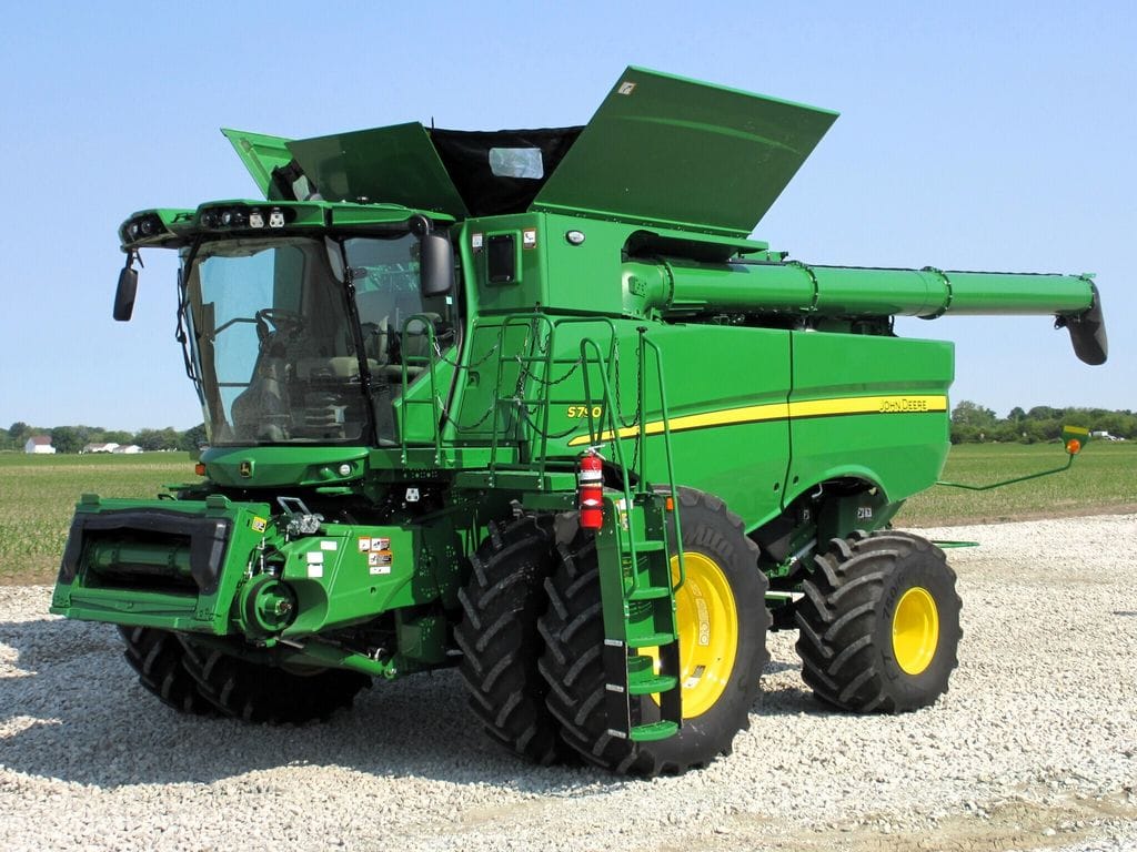 Main image John Deere S790