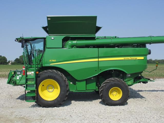 Image of John Deere S790 equipment image 2