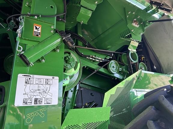 Image of John Deere S790 equipment image 3