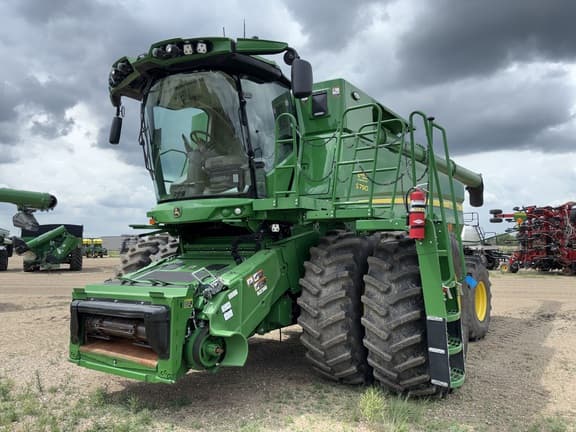 Image of John Deere S790 equipment image 1