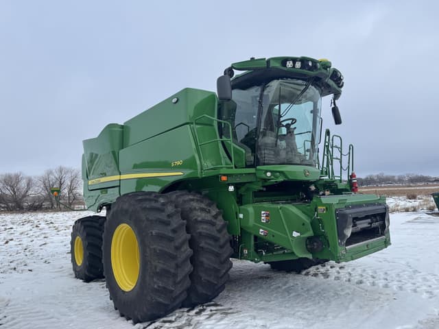 Image of John Deere S790 equipment image 1